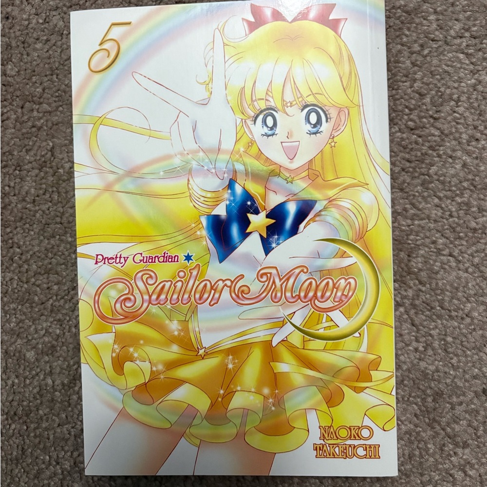 Sailormoon Manga volumes 1,2,3,4,5,10,&11 - Picture 7 of 9